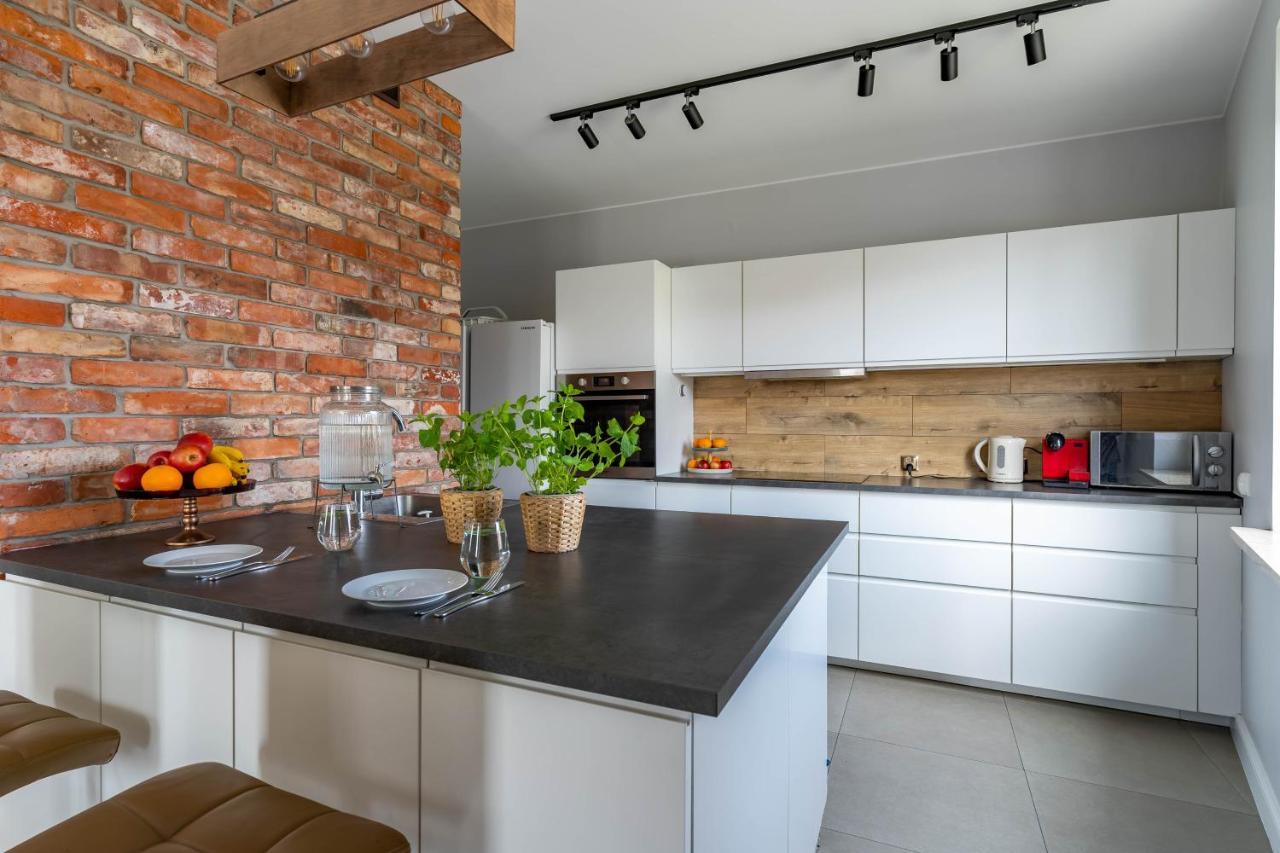 160m2, 500m Od Starowki Lägenhet
